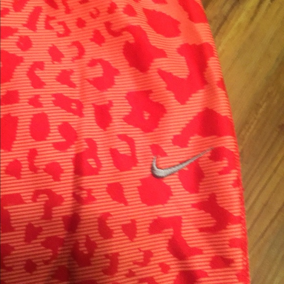 Nike Capris Size Medium - Picture 2 of 3